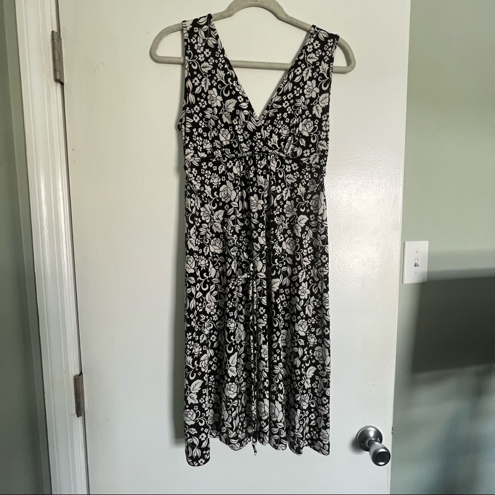 Women’s black and white rose dress size medium